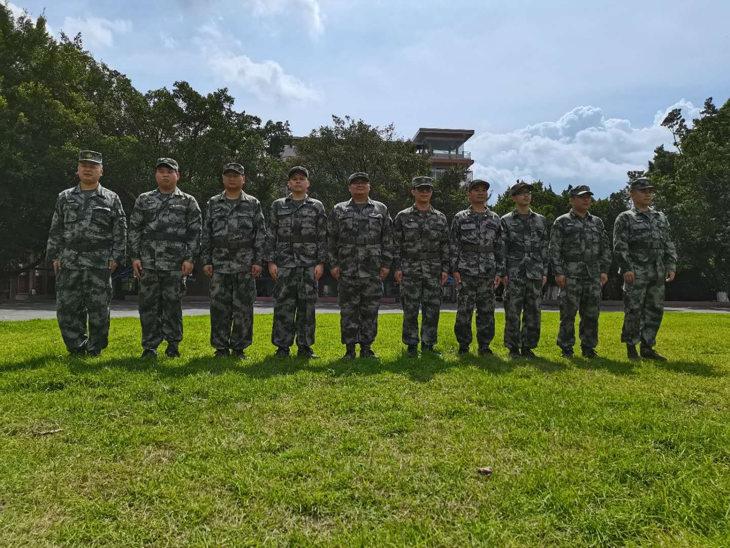 廣州電纜致敬軍魂|你守萬(wàn)里江山，我護(hù)萬(wàn)家燈火