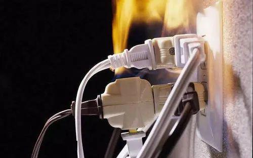 線纜小課堂：夏季線纜易起火？阻燃電線助你降40%火災概率