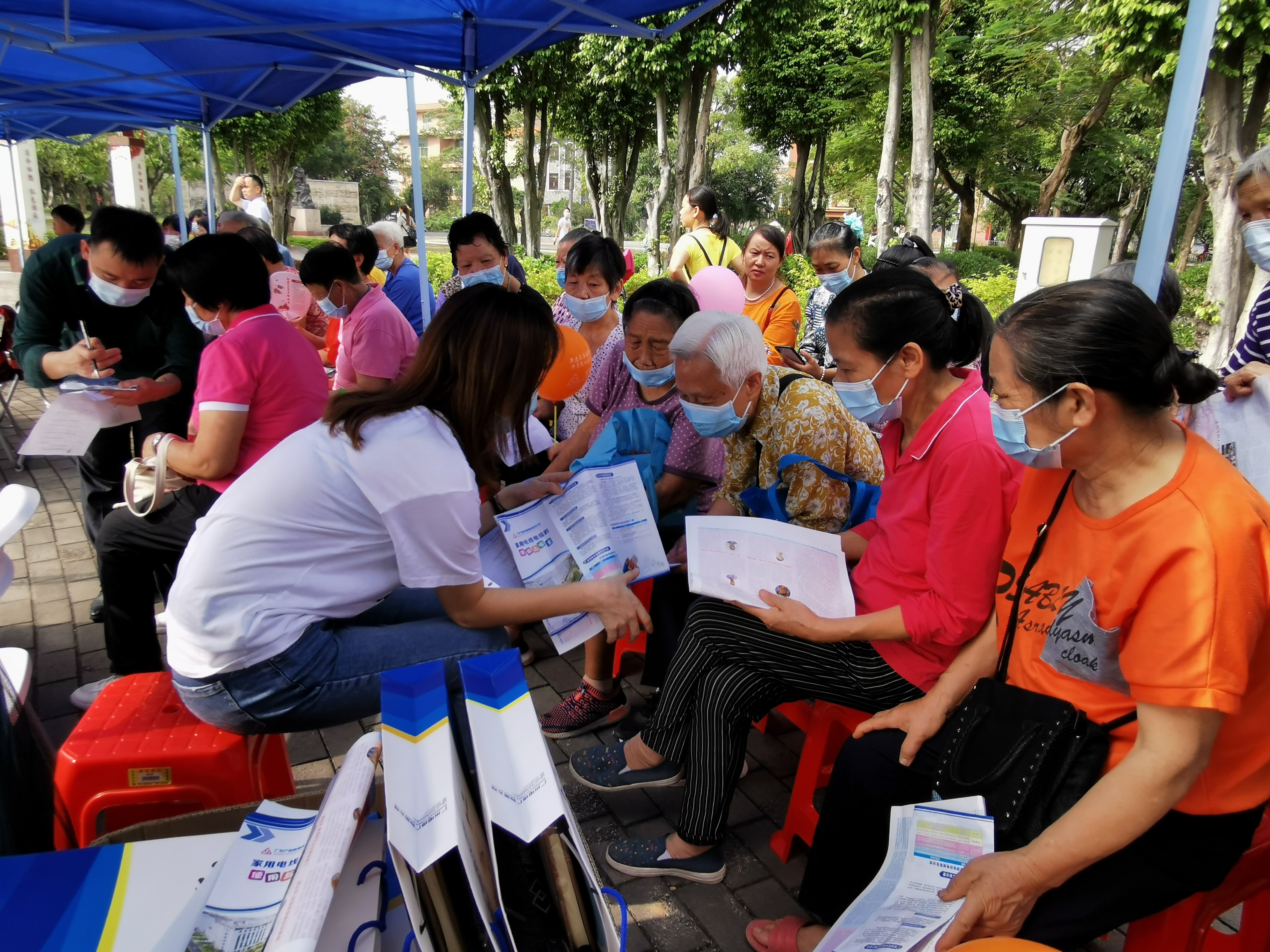 廣東省市場監(jiān)管局?jǐn)y手廣州電纜進(jìn)鄉(xiāng)鎮(zhèn)宣傳線纜質(zhì)量安全