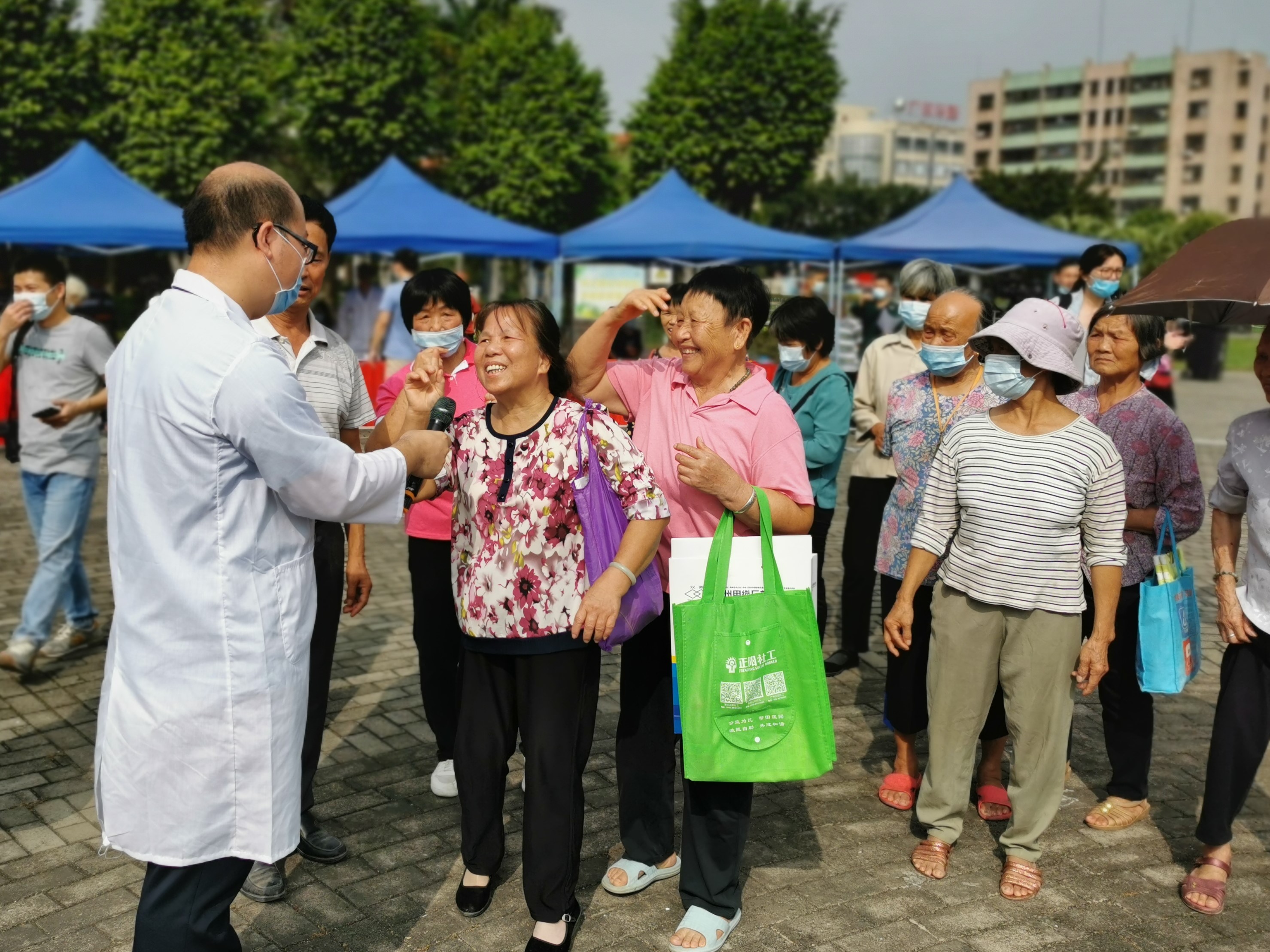 廣東省市場監(jiān)管局?jǐn)y手廣州電纜進(jìn)鄉(xiāng)鎮(zhèn)宣傳線纜質(zhì)量安全