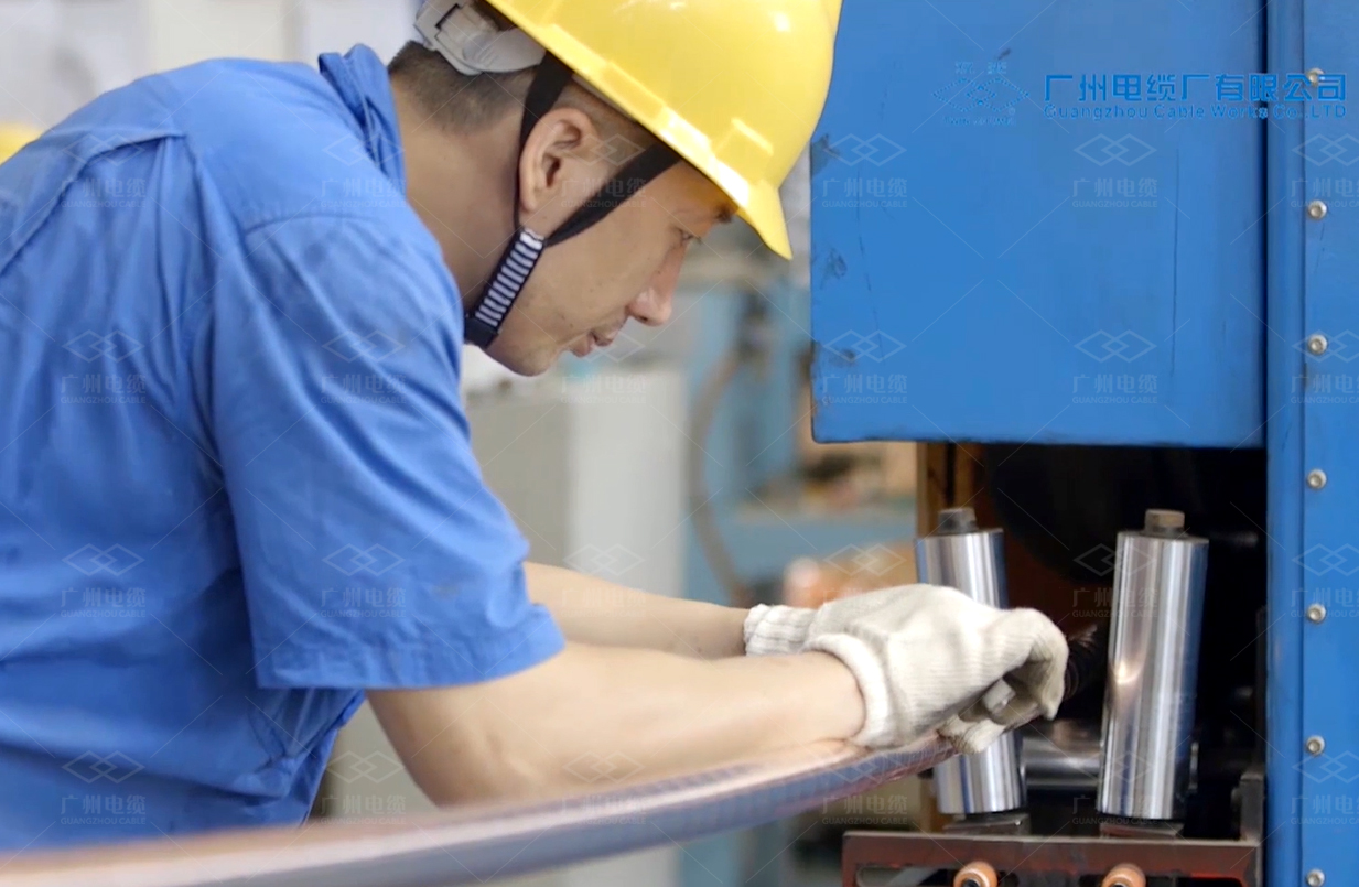 廣州電纜接受廣東省市場(chǎng)質(zhì)量信用AAA級(jí)用戶滿意企業(yè)和品牌榮譽(yù)獎(jiǎng)牌