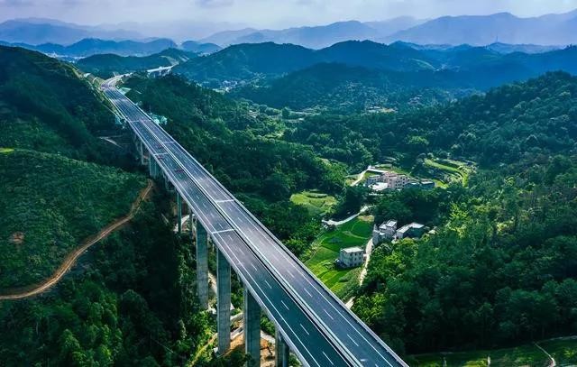 廣州電纜助力廣東省“十三五”規(guī)劃重要項目——云茂高速開通